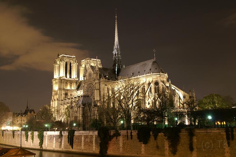 PICT94836_090324_Paris_NotreDame.jpg - Notre Dame bei Nacht, von der Pont de l'Archevêché