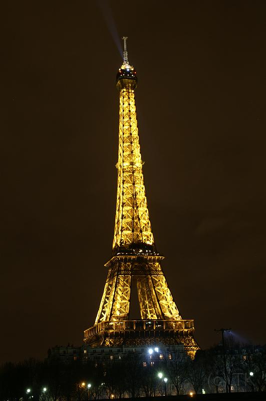 PICT94943_090325_Paris_TourEiffel.jpg - Eiffelturm, von der Pont de Bir Hakeim