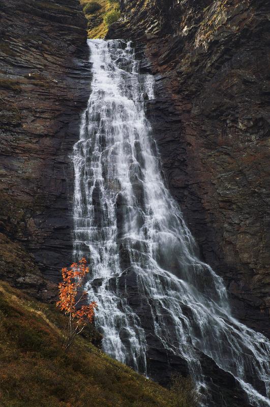 PICT3454_r.jpg - Wasserfall im Hollersbachtal