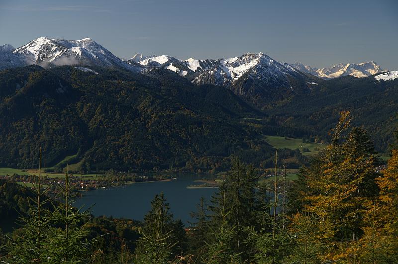 PICT81989_081005_Gindelalm_Tegernsee.jpg - Blick über den Tegernsee Richtung Zugspitze (von der Neureut)