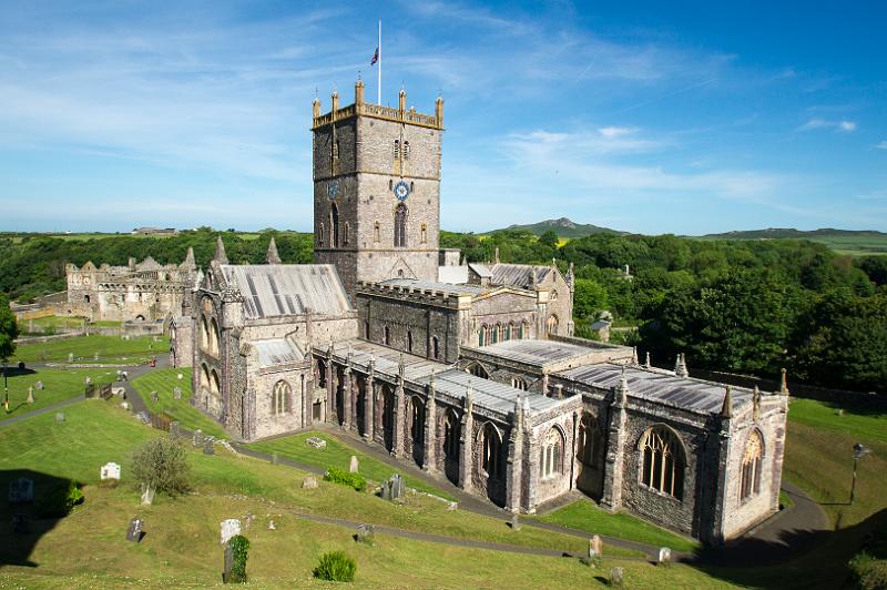 170526_1011_T08952_StDavids_hd.jpg - Wales, St Davids Cathedral