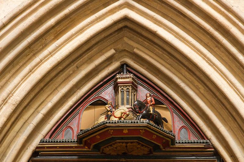 170513_1145_T08050_Wells_hd.jpg - Cathedral Church of St Andrew, Wells - siehr ein bisschen aus wie Don Quixote, oder?