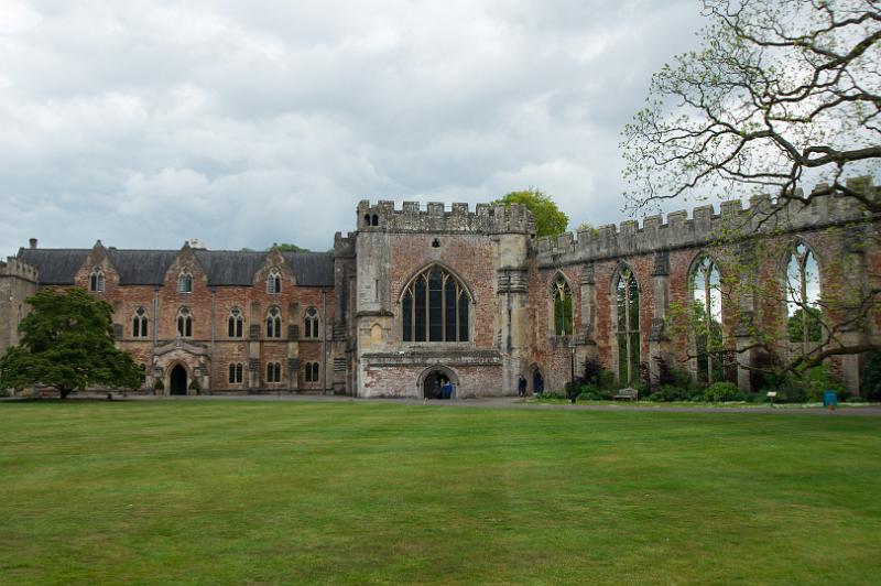 170513_1220_T08071_Wells_hd.jpg - Bishop's Palace, Wells