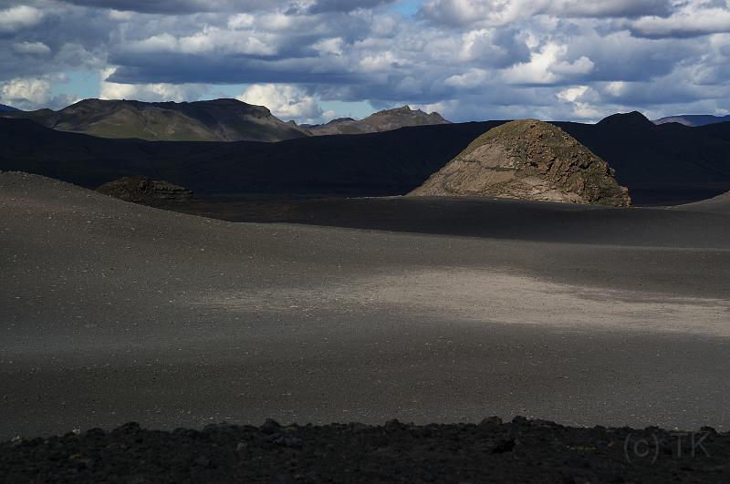 100718_A1986_Emstrur.jpg - Der Wüstenabschnitt des Laugavegur zwischen Alftavatn und Emstrur - alles unter einer dicken Lage Vulkanasche