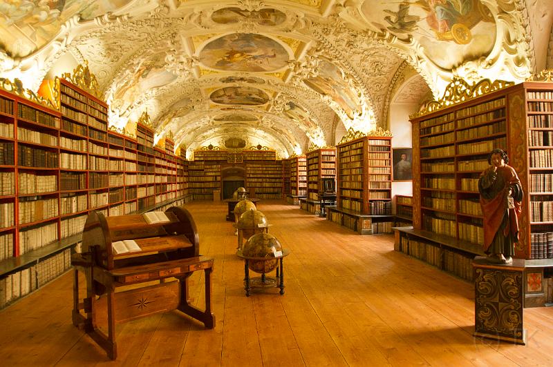 110824_T7443_Prag.jpg - Kloster Strahov Bibliothek (Theologischer Saal)