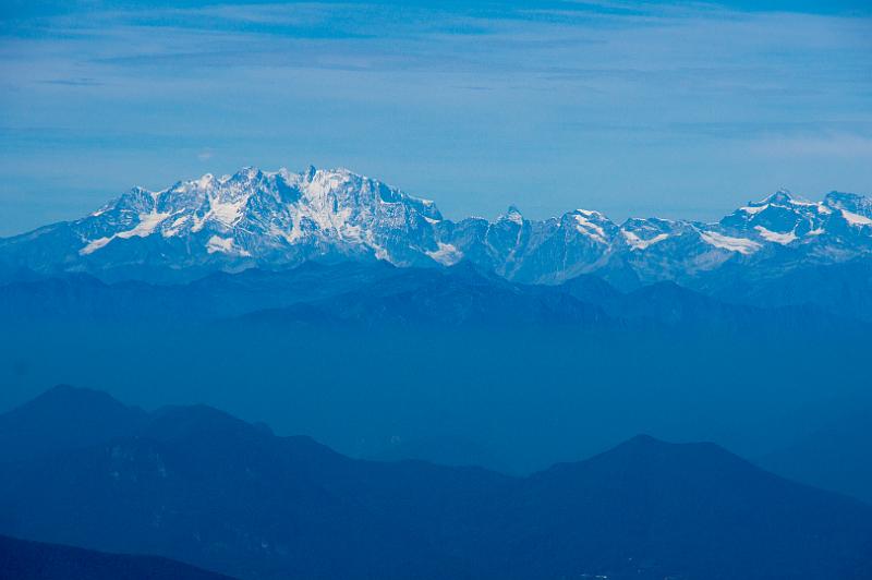 170922_1205_T09789_MonteGeneroso_hd.jpg - Wanderung von Arogno auf den Monte Generoso, Panorama mit Monte Rosa und Matterhorn