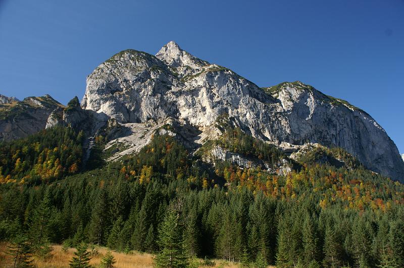 PICT55178_051008_Kompar_Eng.jpg - Herbstimpression aus dem Karwendel, am Aufstieg zum Kompar