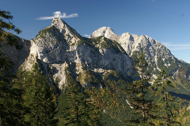 PICT55195_051008_Kompar_Eng.jpg - Herbstimpression aus dem Karwendel, am Aufstieg zum Kompar