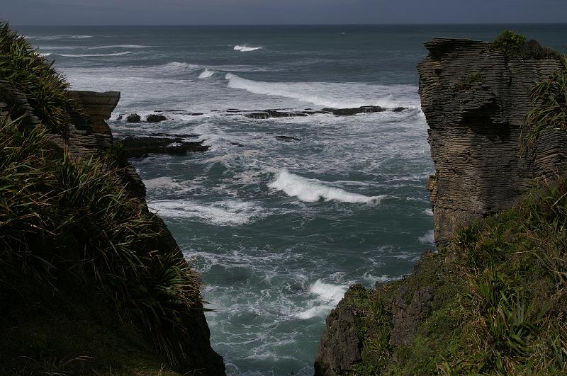 PICT93157_090102_Punakaiki.jpg - Pancake Rocks, Punakaiki National Park