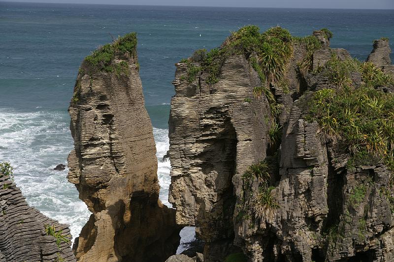 PICT93165_090102_Punakaiki.jpg - Pancake Rocks, Punakaiki National Park