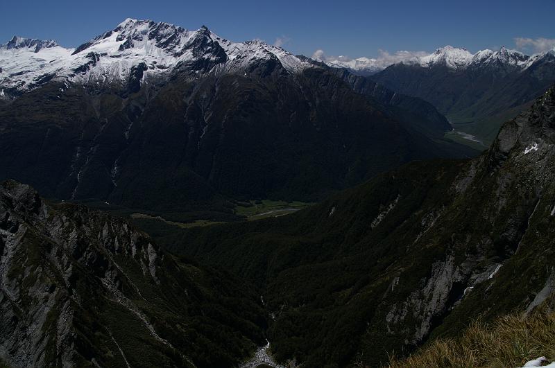 PICT82690_081222_ReesDart_3.jpg - Das Matukituki Valley, vom Cascade Saddle