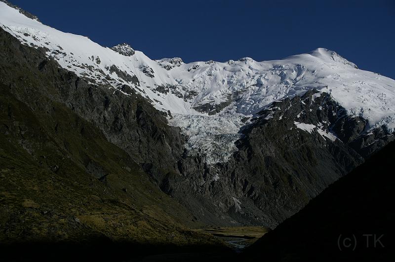 PICT8A0086_081222_ReesDart_3.jpg - Hesse Glacier über dem Dart Valley