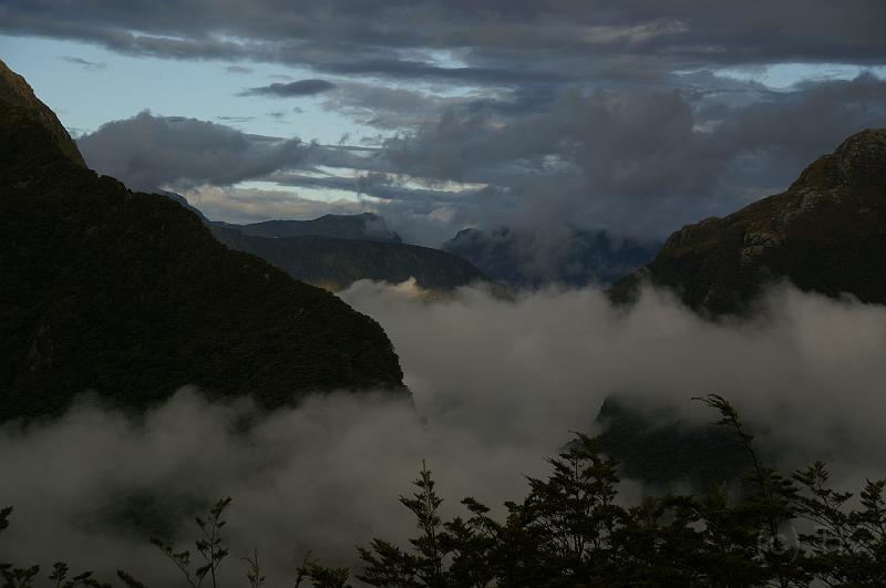 PICT8A0180_081225_Routeburn_1.jpg - Abendstimmung an der Routeburn Falls Hut