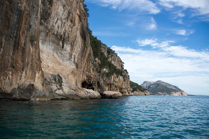 160918_1028_T06392_CalaSisine_hd.jpg - Bootsfahrt Cala Gonone (- Cala Fuili) - Bue Marino - Cala Luna - Cala Sisine: Blick auf Cala Gonone