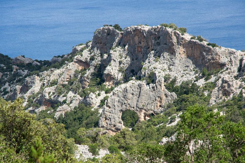 160918_1315_T06444_CalaSisine_hd.jpg - Das Felsenfenster zwischen Cala Sisine und Cala Luna