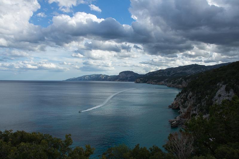 160918_1731_T06524_CalaSisine_hd.jpg - Blick von Cala Fuili Richtung Süden