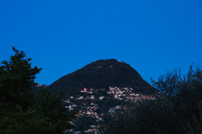 170920_1949_T09603_Lugano_hd.jpg - Blick von Lugano auf den Monte Bre