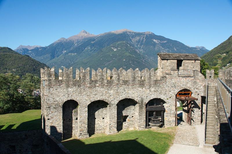 170921_1544_T09736_Bellinzona_hd.jpg - Bellinzona, Castello di Montebello