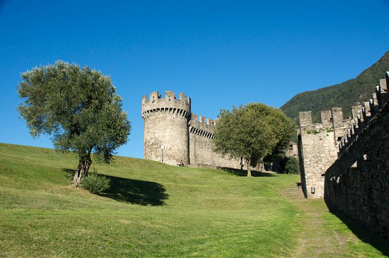 170921_1658_T09760_Bellinzona_hd.jpg - Bellinzona, Castello di Montebello