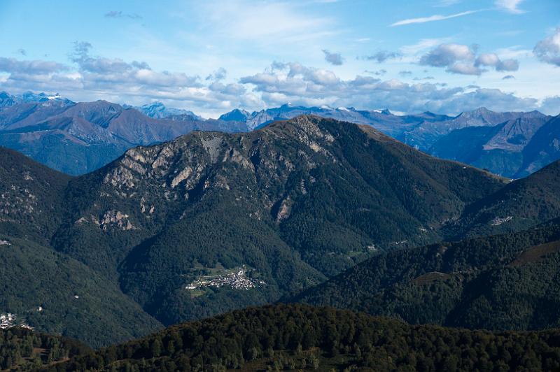 170919_0955_T09477_Traversata_hd.jpg - Aufstieg vom Rifugio Campiglio Pradecolo zur Capanna Tamaro, Blick uzm Monte Gambarogno