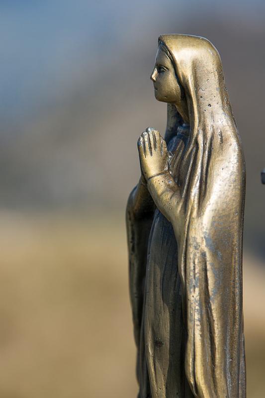 170925_1249_T00093_Gazzirola_hd.jpg - Sentiero Lago di Lugano (Etappe Monte Bre - Monte Boglia - Denti della Vecchia - Capanna Pairolo), Madonna auf dem Monte Boglia