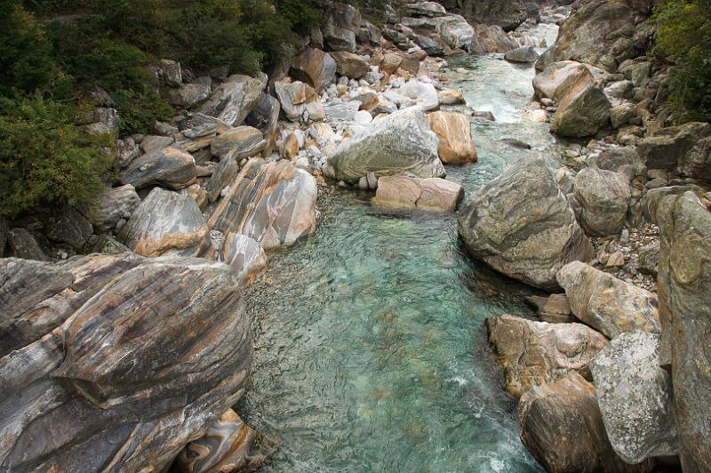 170923_0905_T09814_ValVerzasca_hd.jpg - Val Verzasca zwischen Piee (Brione) und Lavertezzo