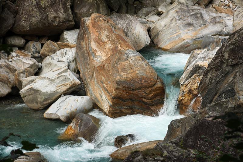 170923_0914_T09818_ValVerzasca_hd.jpg - Val Verzasca zwischen Piee (Brione) und Lavertezzo