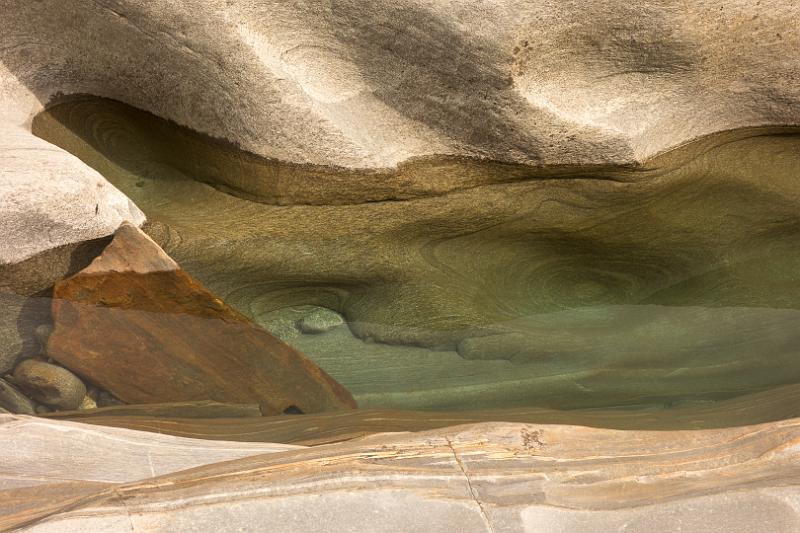 170923_1122_T00940_ValVerzasca_hd.jpg - Val Verzasca zwischen Piee (Brione) und Lavertezzo