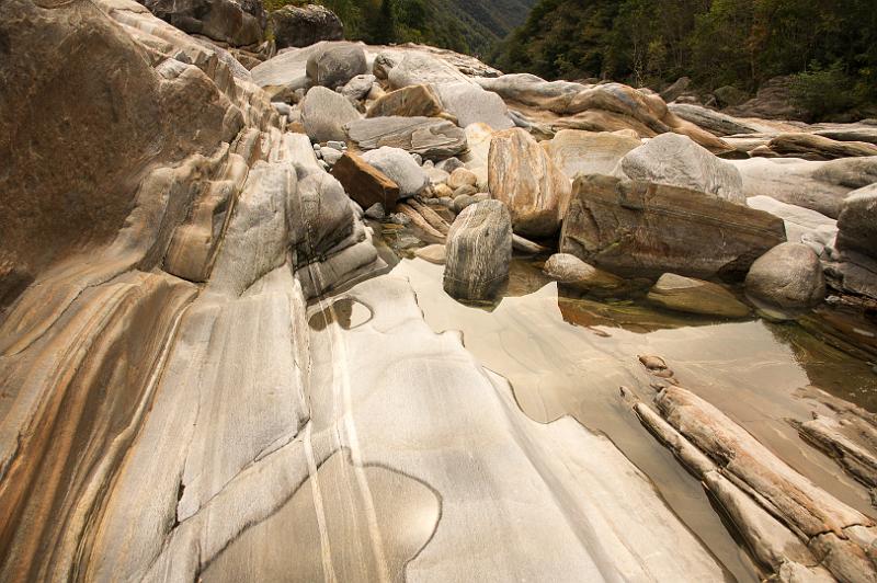 170923_1138_T09877_ValVerzasca_hd.jpg - Val Verzasca zwischen Piee (Brione) und Lavertezzo