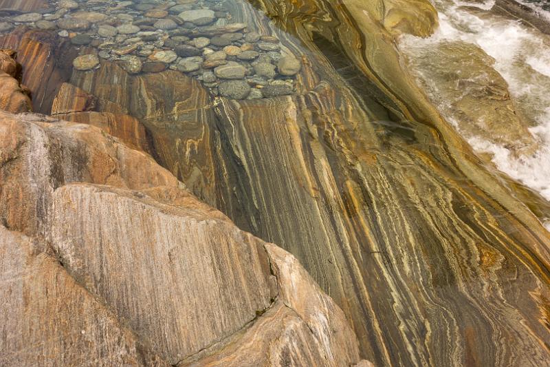 170923_1148_T00965_ValVerzasca_hd.jpg - Val Verzasca zwischen Piee (Brione) und Lavertezzo